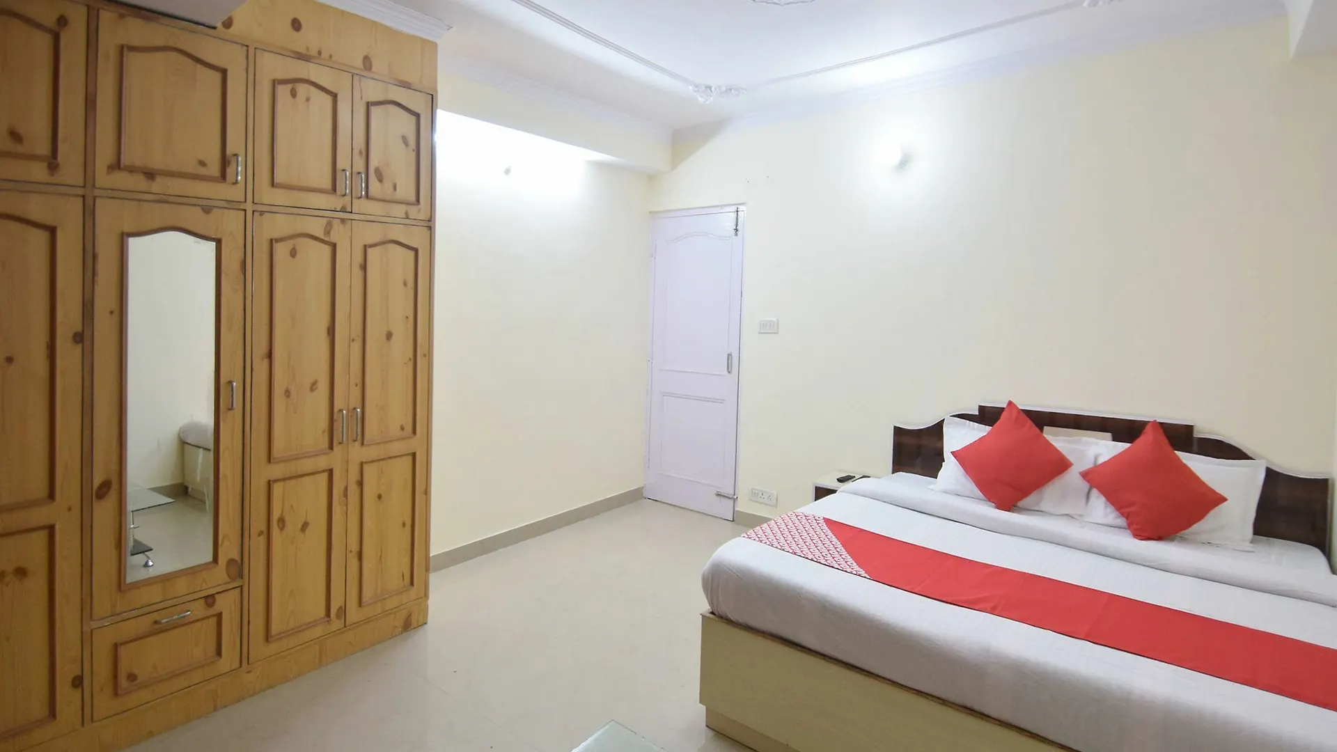 Oyo 11658 Home 2Bhk Mountain View Sec 4 New Šimla 0*,